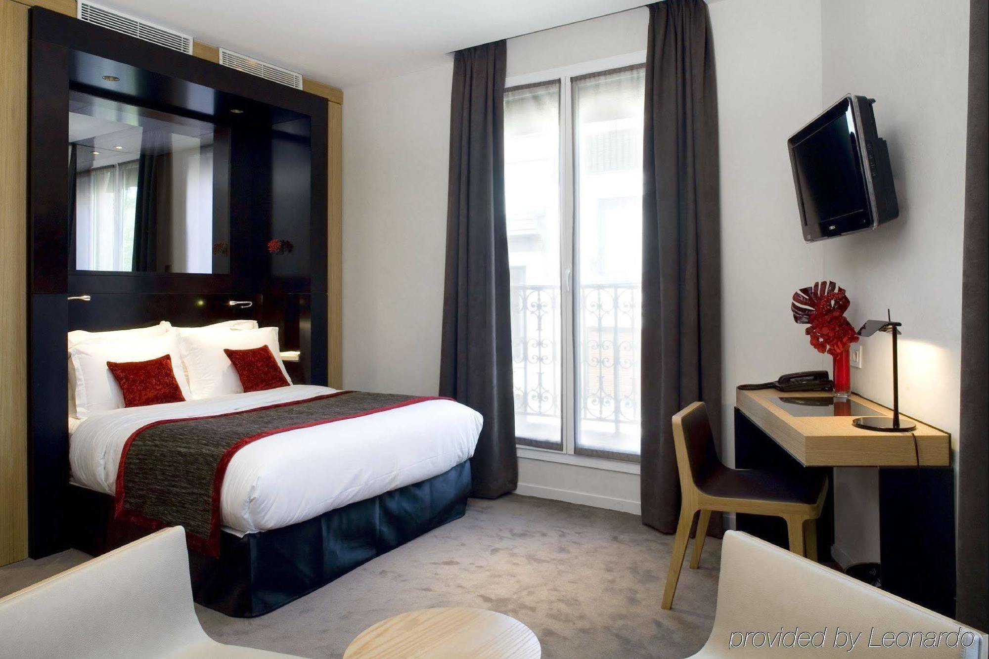 ホテル マルソー シャンゼリゼ パリ 部屋 写真